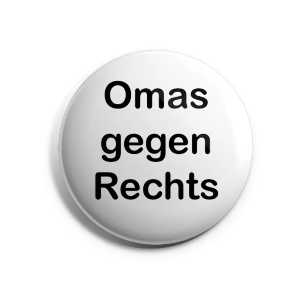 Omas gegen Rechts Buttonwerkstatt