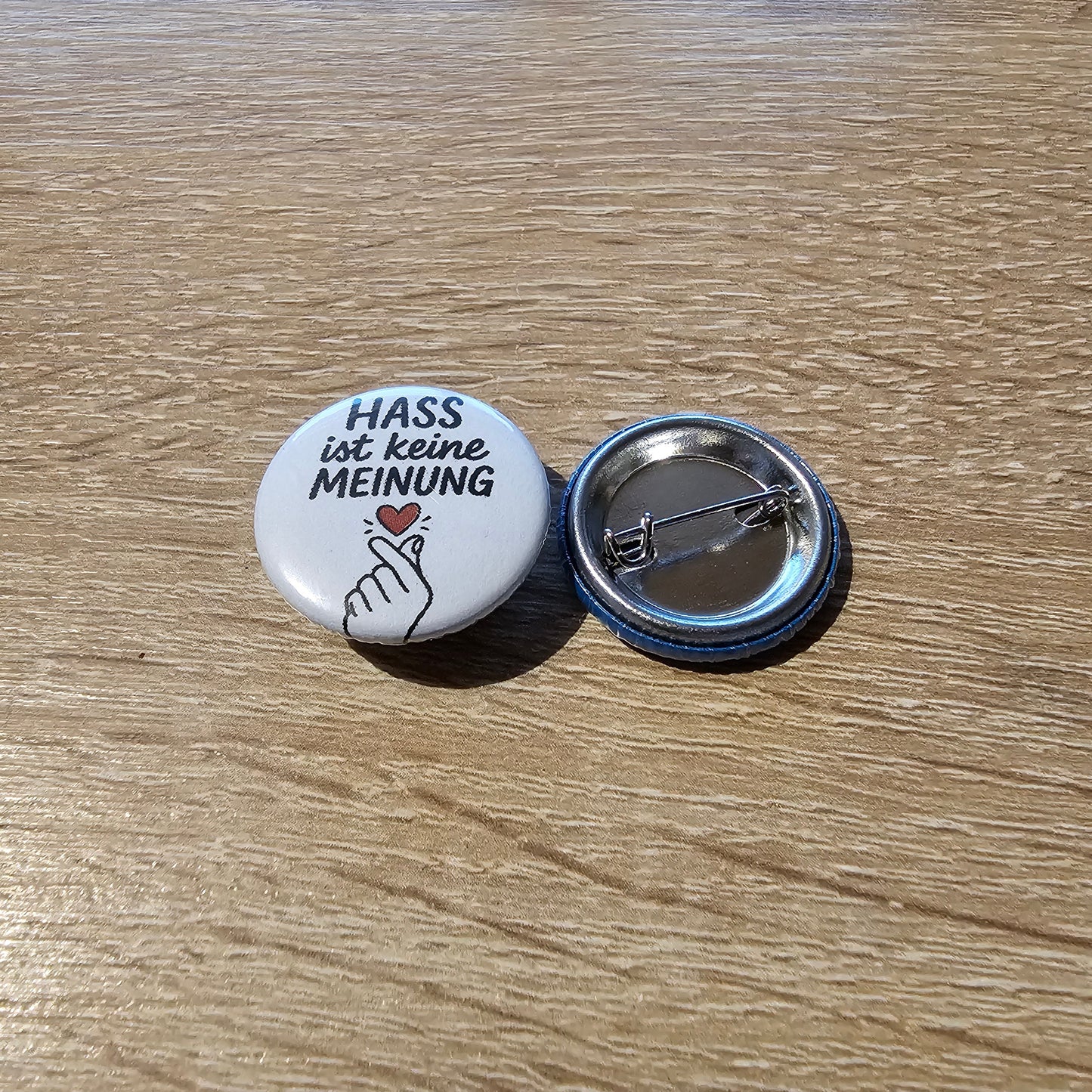 Hass ist keine Meinung Button Buttonwerkstatt