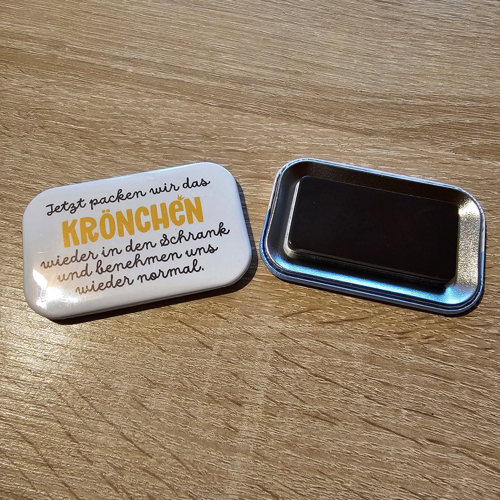 Jetzt packen wir das Krönchen Button Buttonwerkstatt