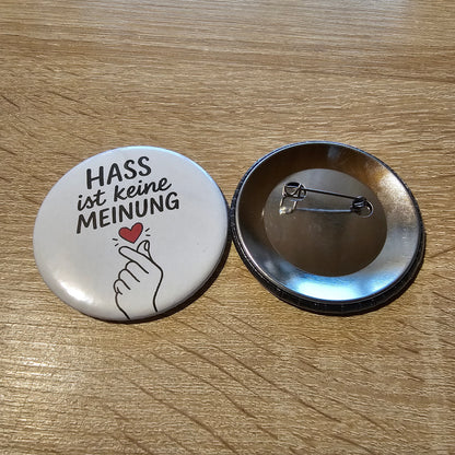 Hass ist keine Meinung Button Buttonwerkstatt