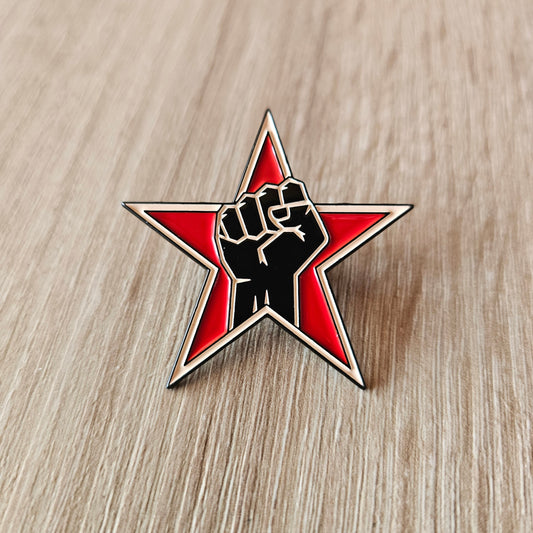 Roter Stern + Faust Pin Buttonwerkstatt