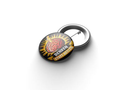 Denken statt Hetzen Button Buttonwerkstatt