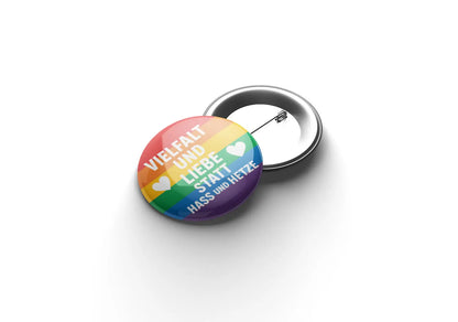 Vielfalt und Liebe statt Hass und Hetze Buttonwerkstatt